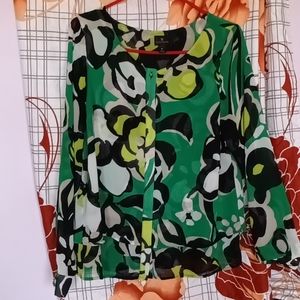 I m selling Worthington blouse
